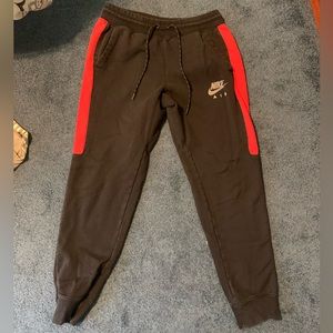 Men’s Nike sweatpants. Size medium.
